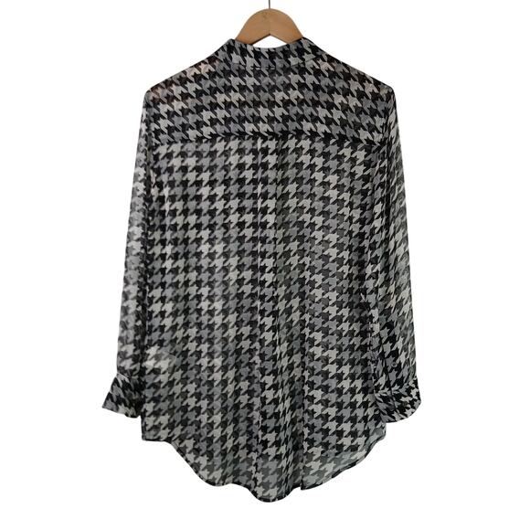 Equipment Femme SZ S 100% Silk Black & Gray Houndstooth Button Up Sheer Blouse - Picture 5 of 6